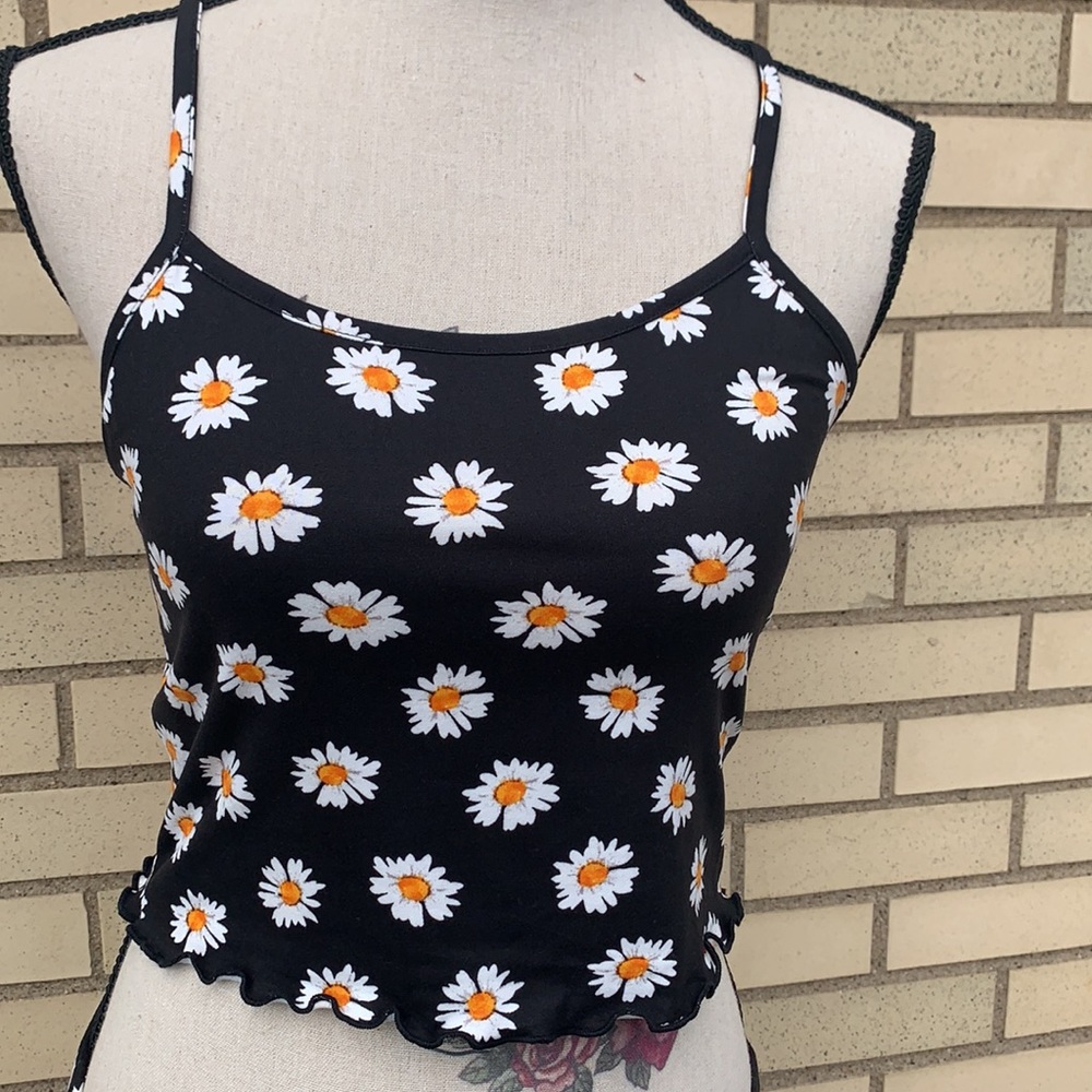 ❌DONATED❌Black Daisy Flower Print Thin Strap Cami Top - Picture 5 of 14